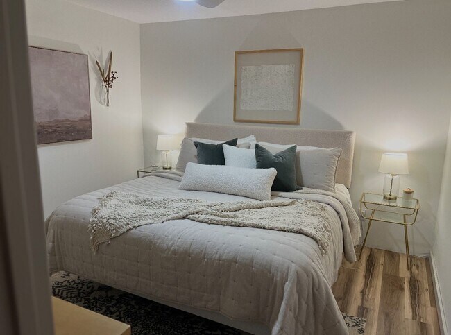 Foto del edificio - Charming 2BR+ Loft Lake House in Maple Lake