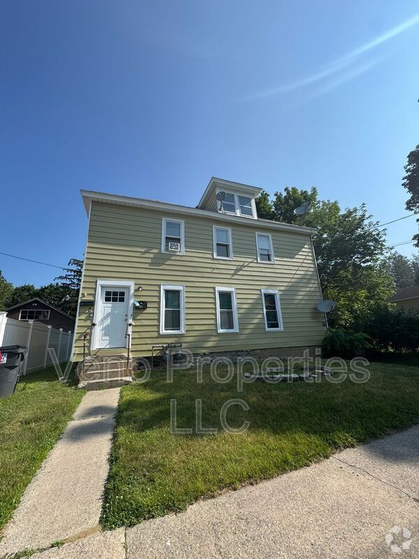 Building Photo - 122 South St