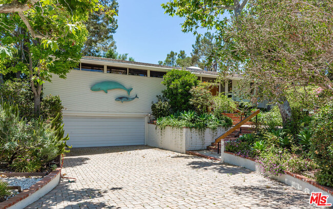 Building Photo - 28818 Selfridge Dr