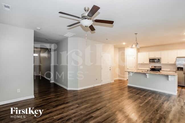 Building Photo - 9612 Hamel St