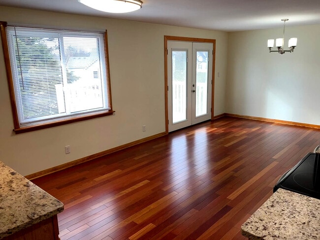 Dining Room - 116 N Union Rd