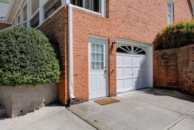 Foto del edificio - 4010 W Cooper Lake Dr SE