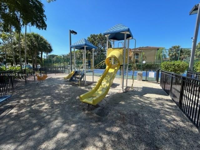 Foto del edificio - 9640 NW 2nd St
