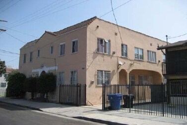 Primary Photo - 2404-2410 S Budlong Ave