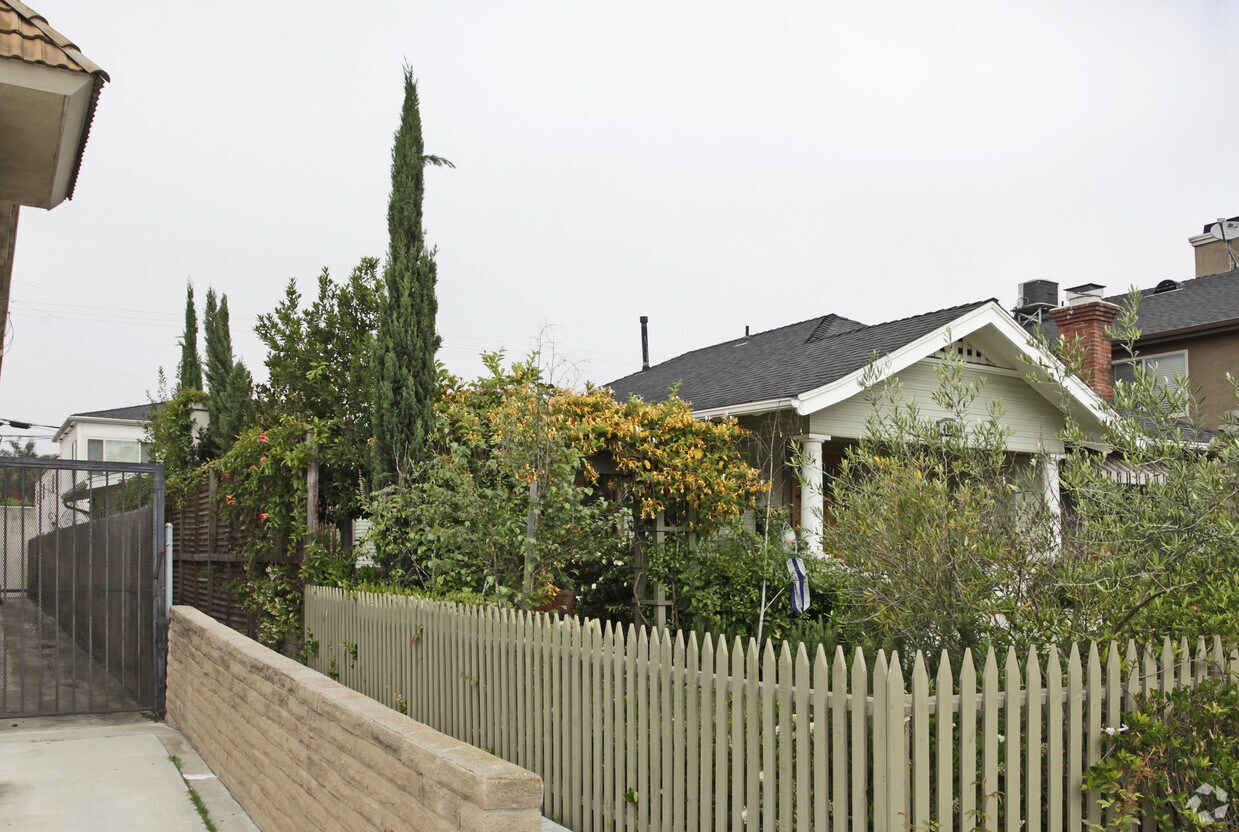 Primary Photo - 4026-4032 Utah St