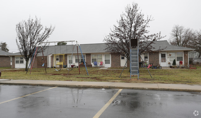 Building Photo - Gardner Estates