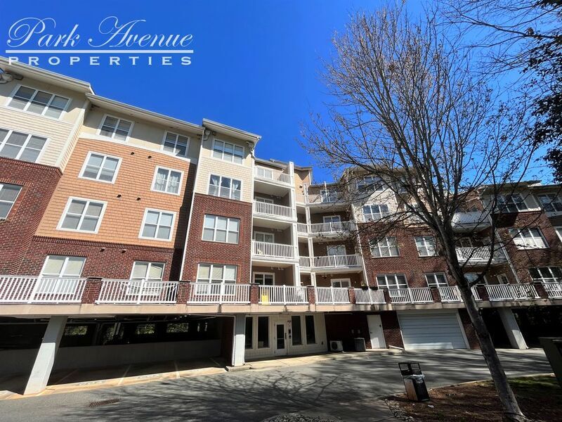 1000 E Woodlawn Rd Unit Apt 404, Charlotte, NC 28209 Condo for Rent