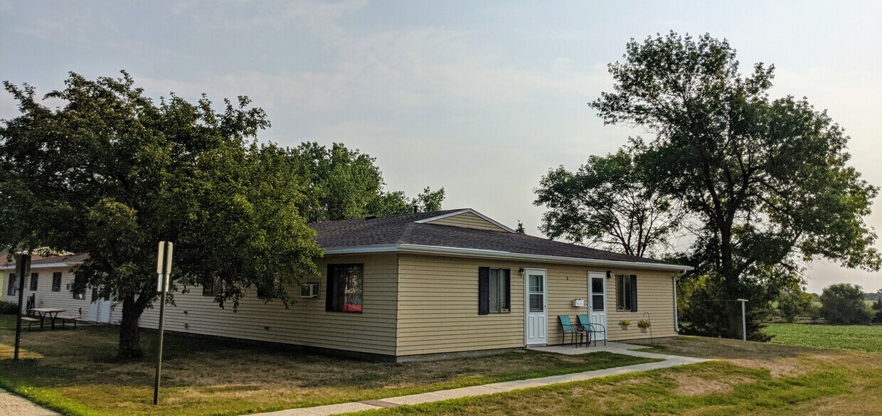 1045 E 3rd St Unit A1, Redfield, SD 57469 Apartments in Redfield, SD