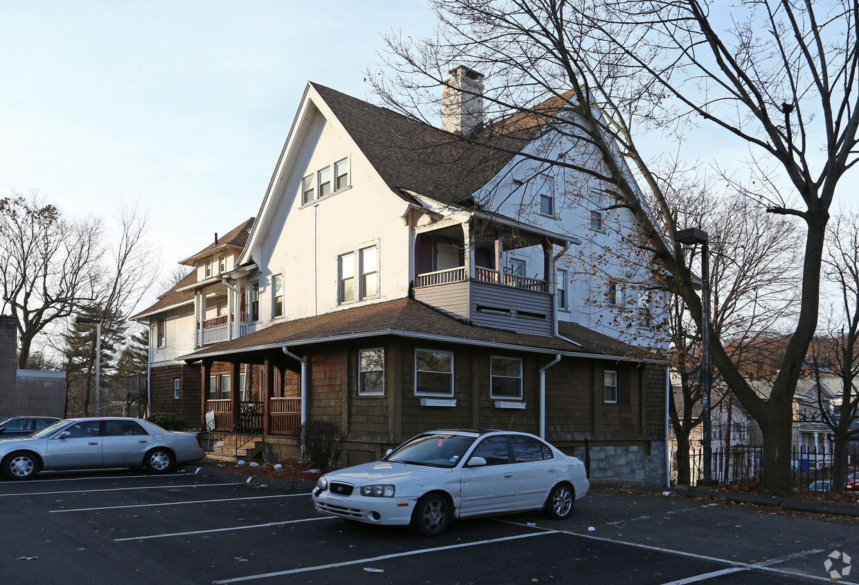 Building Photo - Grove Street Apartments