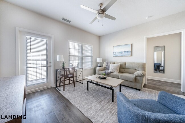 Building Photo - 918 Aventine Dr