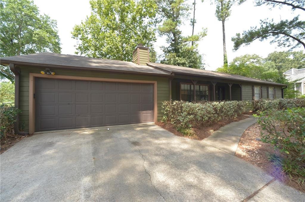 Foto principal - 183 Castleair Dr NE