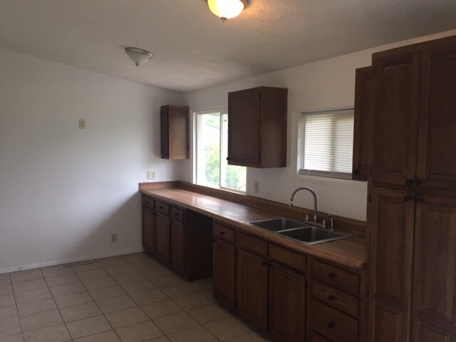 Foto del edificio - 4451 Priscilla Ave