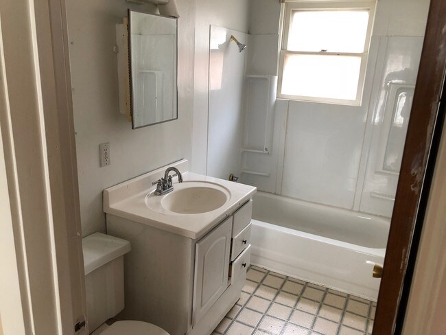 Foto del edificio - 2809 Archwood Ave