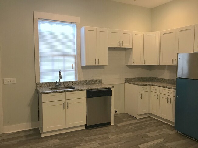 Foto del edificio - Renovated 1bd/1ba Near Starland and Ardsle...