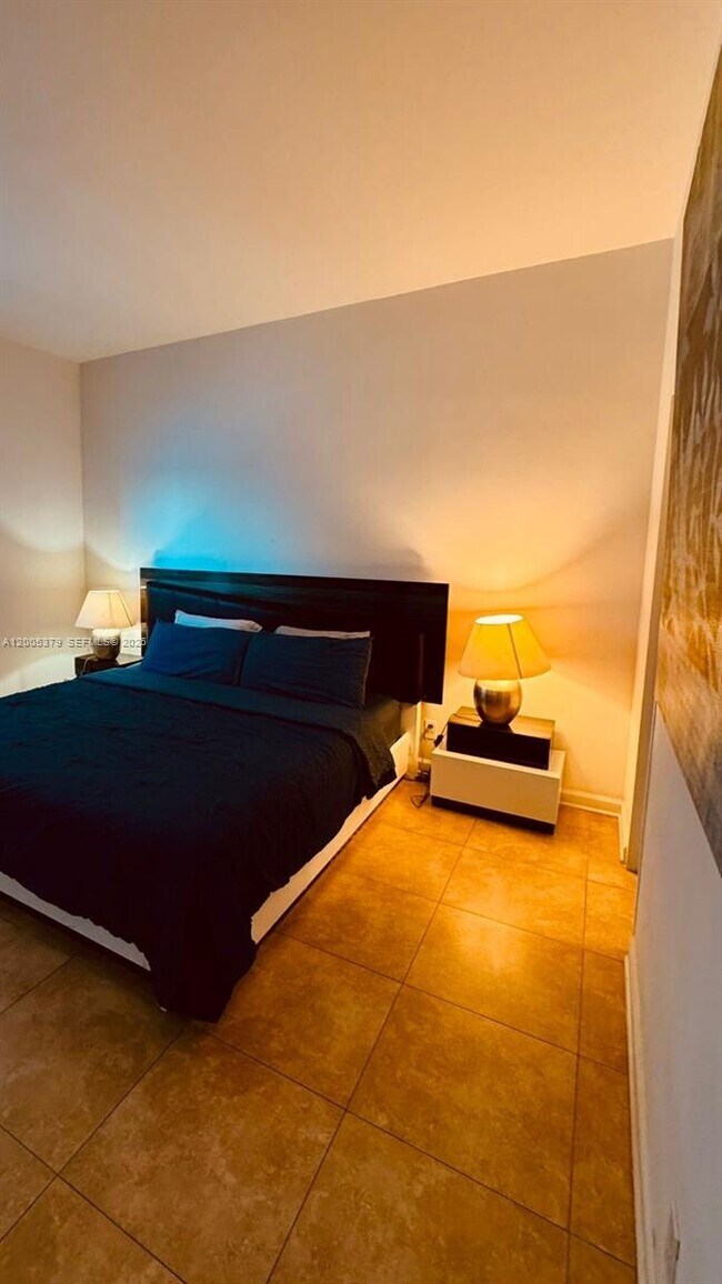 Foto del edificio - 4001 S Ocean Dr