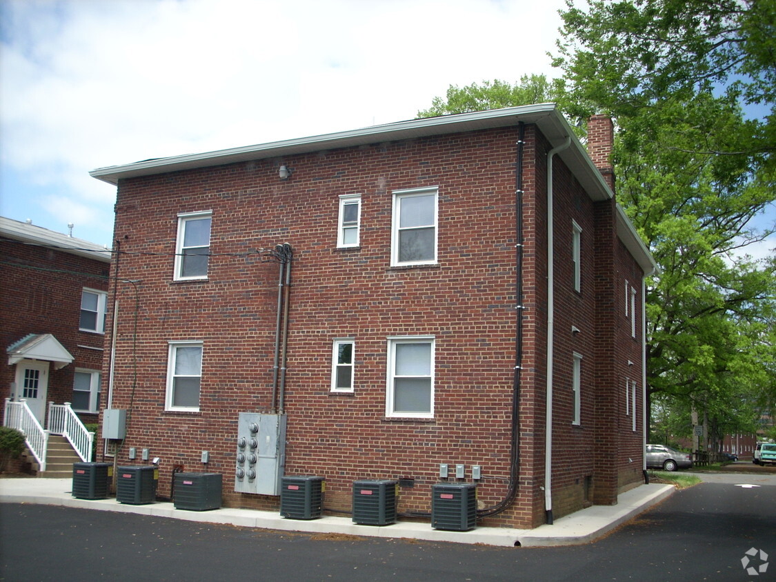 Building Photo - 3710 N 7th St