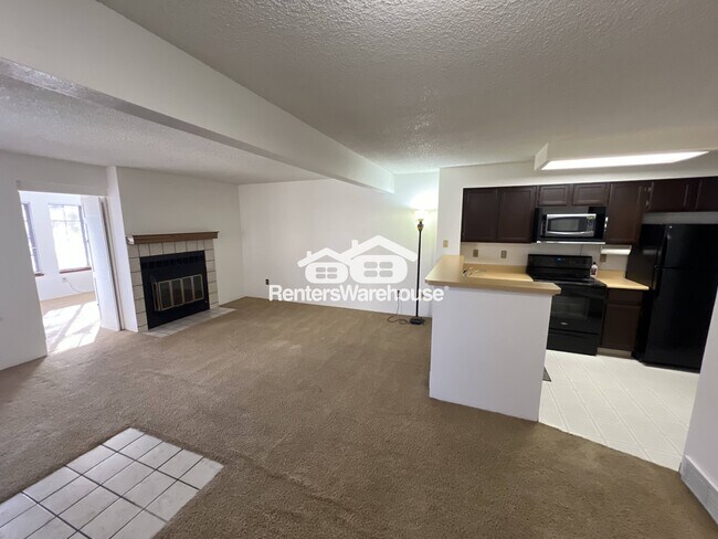 Foto del edificio - 4753 White Rock Cir