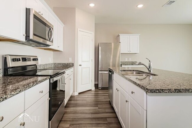 Building Photo - 6610 Charleston Dr