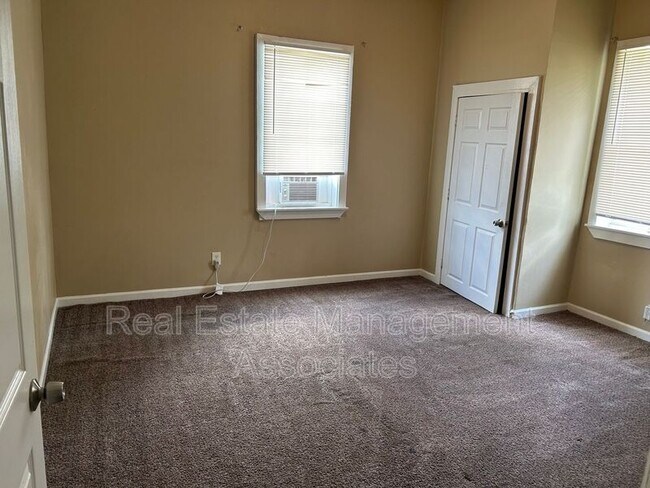 Foto del edificio - 117 N 2nd St