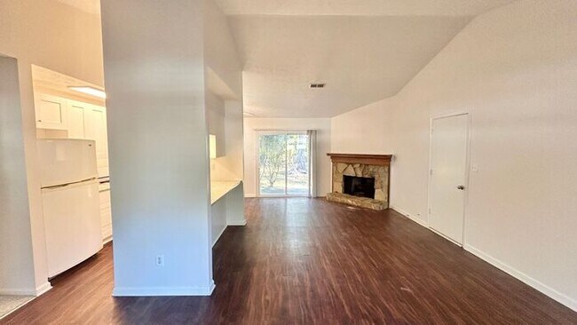 Building Photo - Alpharetta 3 Bedroom-2 Bathroom, Minutes From 400, Dining and Shopping.