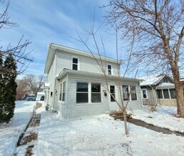 Building Photo - 1811 George St