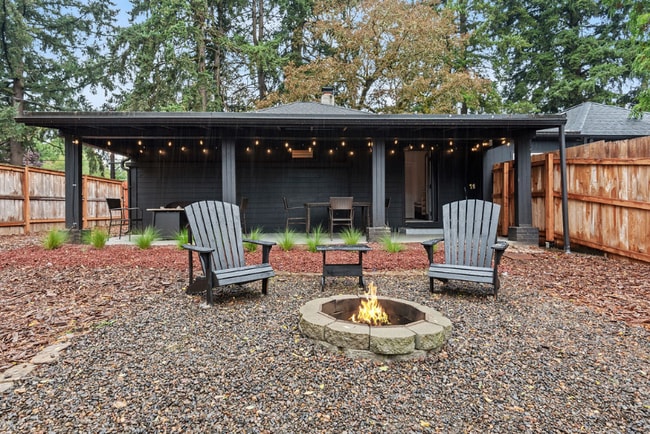 Photo - 14004 SE River Rd House