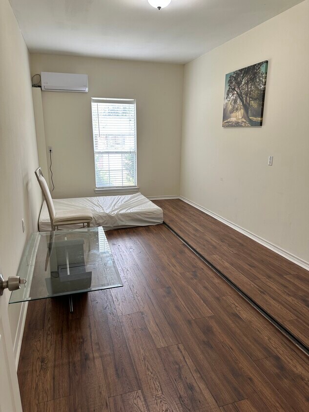 Room 1 - 1607 Dominik Dr