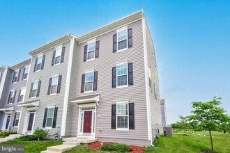 Building Photo - 6052 Krantz Dr