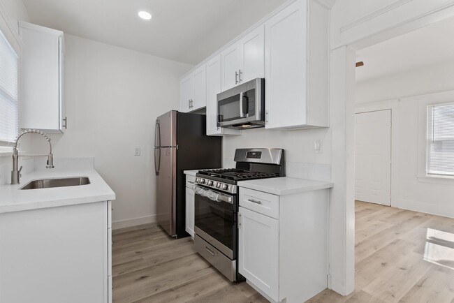 Foto del edificio - 1045 E 4th St