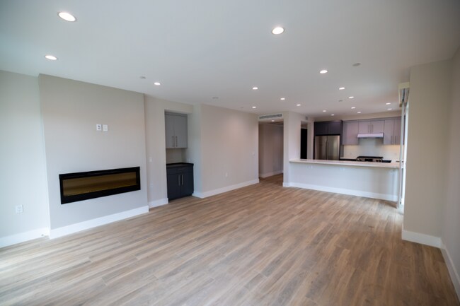 Foto del edificio - 10231 Woodbine St
