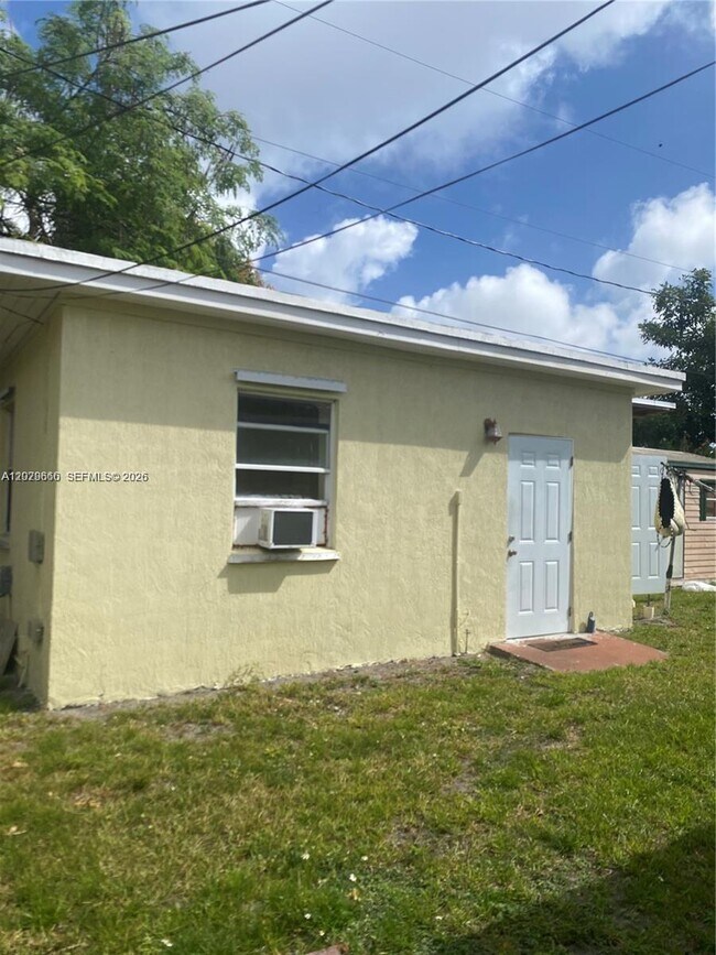 Foto del edificio - 115 NE 192nd St