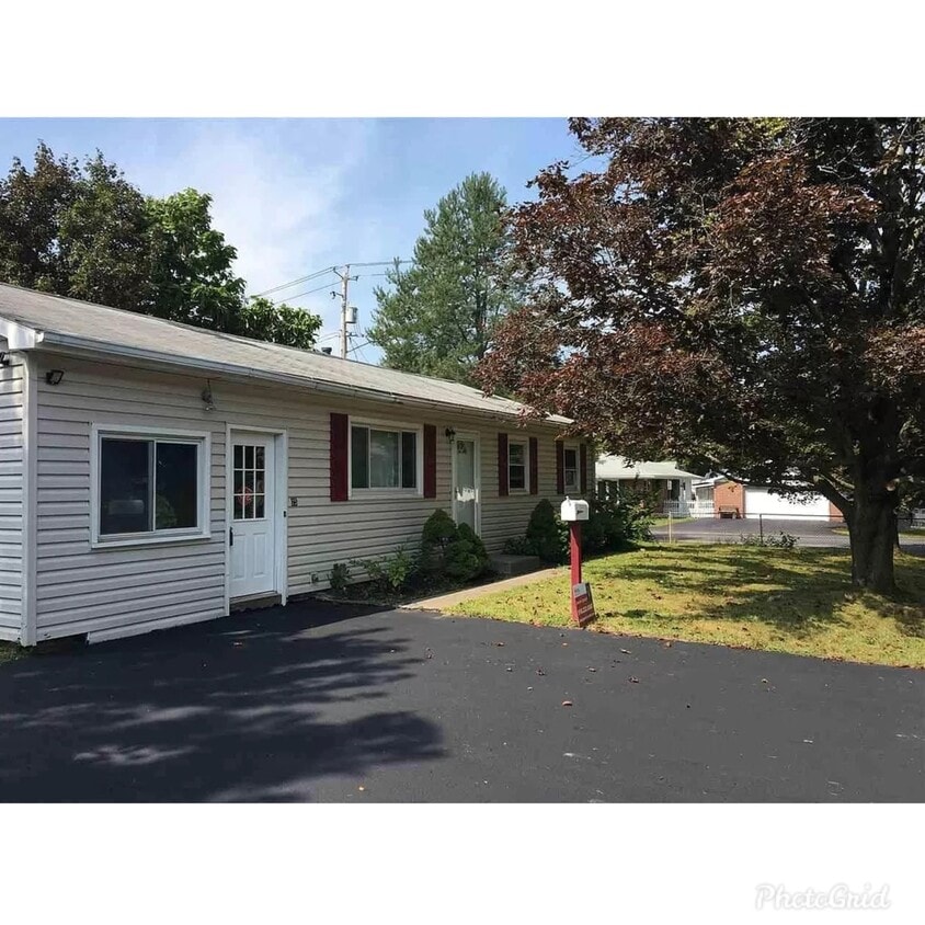 25 Massachusetts Ave, Rensselaer, NY 12144 House for Rent in