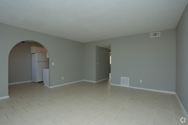 2BR - Living Area - Lakewood Estates Apartments