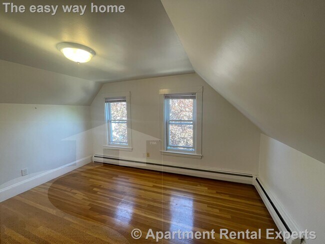 Foto del edificio - Tufts 1+ Bedroom - Hardwood Floors, Very s...