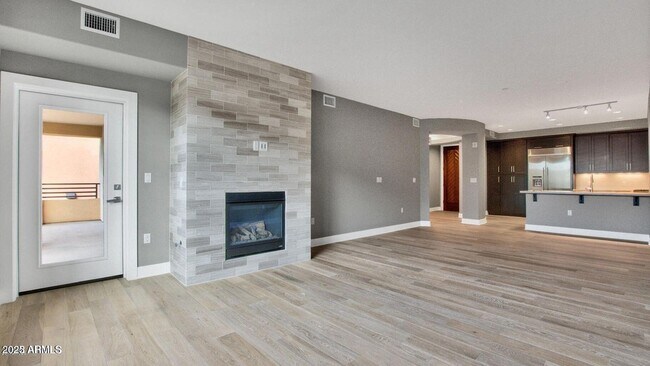 Foto del edificio - 4803 N Woodmere Fairway