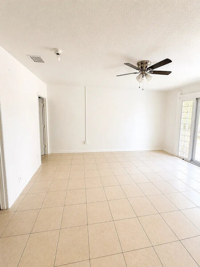 Foto del edificio - 3607 141st Ave N
