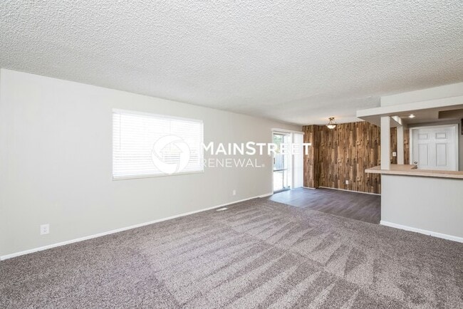 Building Photo - 4 Bedroom Pet-Friendly Home in Denver, CO with Main Street Renewal