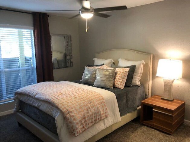 Foto del edificio - 10901 Meadowglen Ln