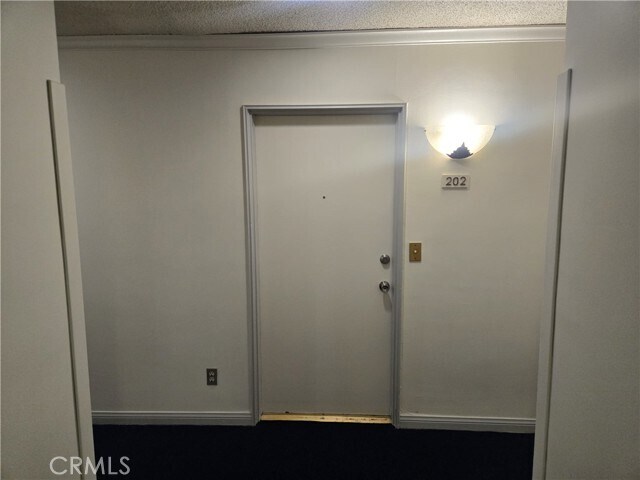 Foto del edificio - 972 E California Blvd