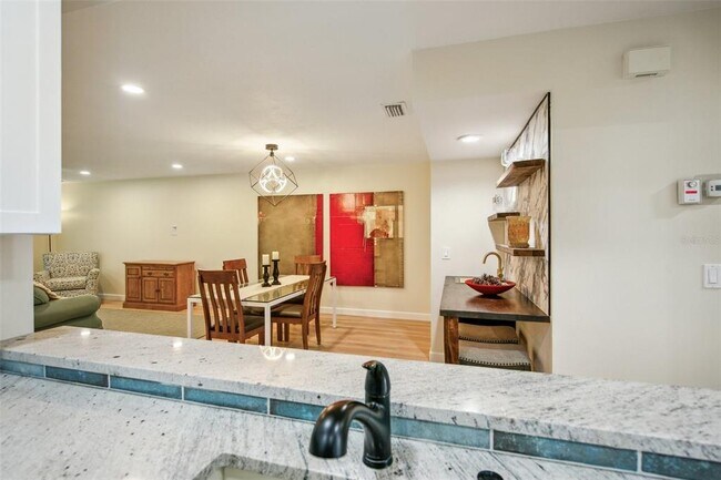 Building Photo - 5793 Avista Dr