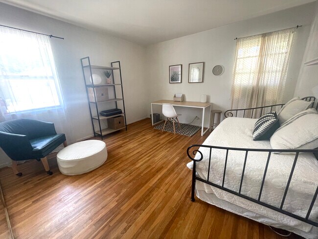 Room #2 (single occupant only) - 5825 Bowcroft St