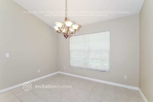 Building Photo - 1515 Pine Tree Dr