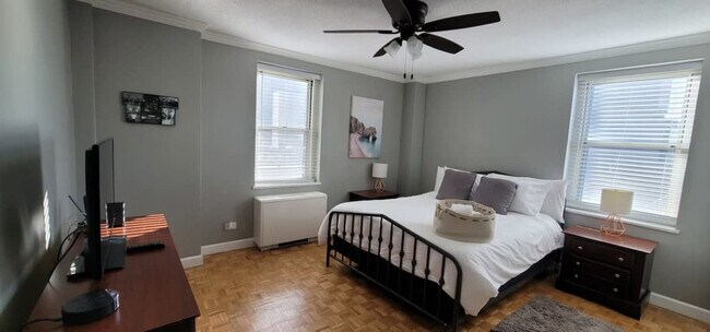 Foto del edificio - 300 W Peachtree St NW