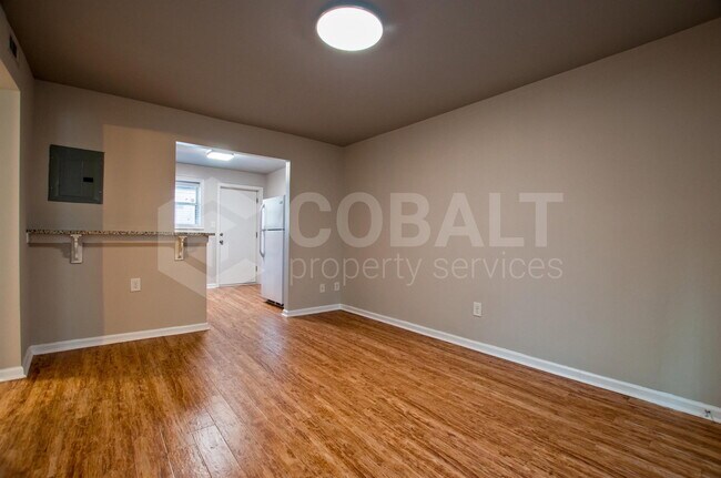 Foto del edificio - 271 Glen Iris Dr NE