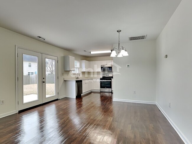 Foto del edificio - 8849 Laurel Run Dr