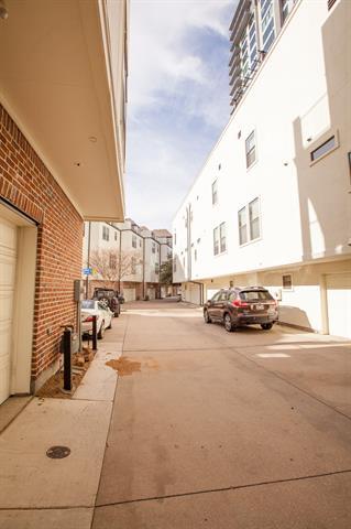 Building Photo - 2117 Albany St