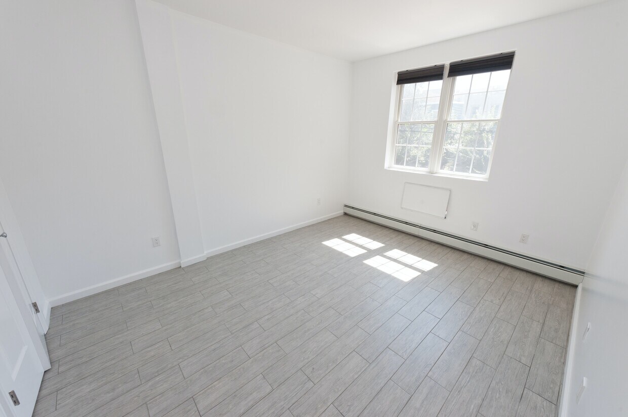 275959 Crescent St, Queens, NY 11102 Townhome Rentals in Queens NY