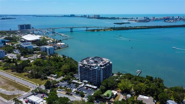 Building Photo - 500 N Osceola Ave