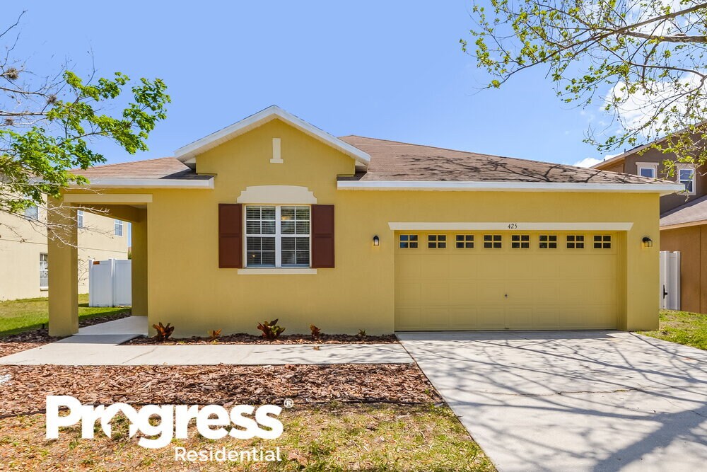 Foto principal - 425 Chimney Rock Dr