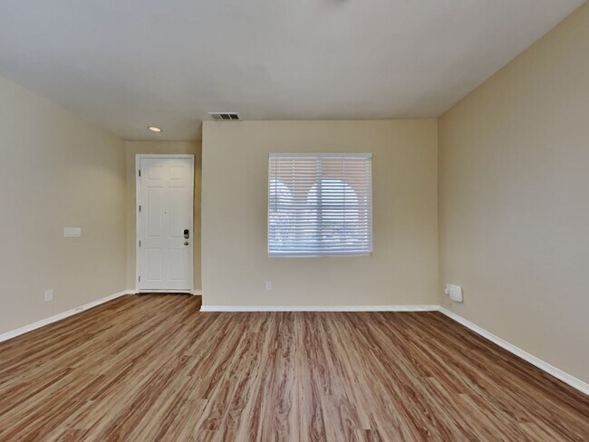 Foto del edificio - 6148 Whitney Way
